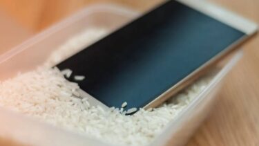 Slika od Apple upozorio: Ne stavljajte mokar iPhone u posudu s rižom, ovo treba napraviti s telefonom