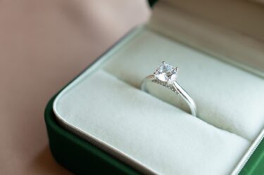 Slika od Društvenim mrežama dijeli se oglas za zaručnički prsten: ‘Rekla je ne pred cijelom obitelji’