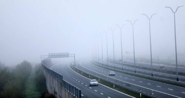 Slika od HAK upozorava na maglu i gužve na graničnim prijelazima: Teretna vozila čekaju satima