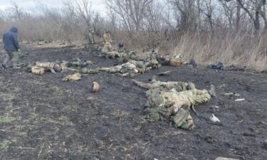Slika od Najmanje 60 ruskih vojnika poginulo u zračnom napadu? Postrojeni su na otvorenom