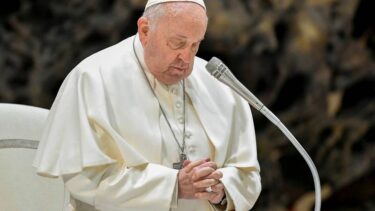 Slika od Papa prihvatio ostavku poljskog nadbiskupa koji je ignorirao zlostavljanje djece u crkvi