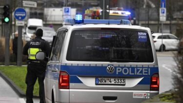 Slika od Strava u Njemačkoj: Mladić (21) nožem izbo dvoje djece, krvavi su se sklonili u obližnju školu
