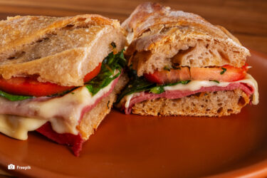 Slika od Brutalno dobar kubanski sendvič: Sve što vam treba za savršeni piknik