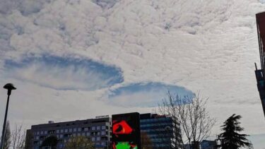 Slika od Čudo na nebu iznad Zagreba: Pojavile su se rupe u oblacima
