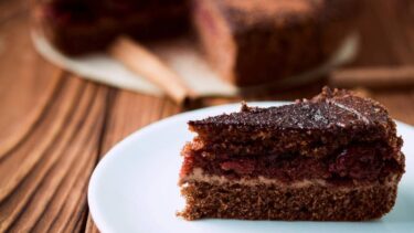 Slika od Jednostavan recept za tortu od čokolade, oraha i pekmeza