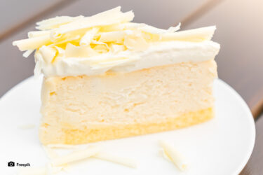 Slika od Ledeno nebo: Kremu ovog kolača mogli bi jesti na žlicu, teško je stati na jednom komadu