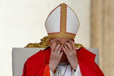 Slika od Papa na Cvjetnicu u posljednji tren preskočio čitanje homilije, Vatikan se još nije oglasio: ‘Ovo je neobično‘