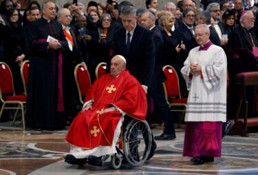 Slika od Papa u zadnji čas otkazao odlazak na križni put