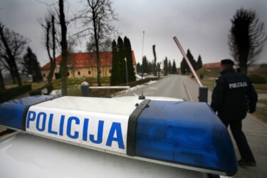 Slika od Policajac nokautirao pijanog kupca u dućanu zbog psovanja: ‘Četnik, moj otac je hrvatski branitelj’
