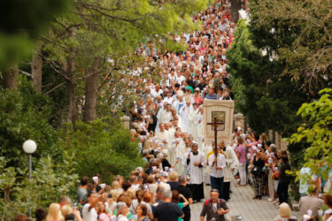 Slika od Pozivu kardinala odazvalo se 150 tisuća vjernika: ‘Ako se to ne dogodi, sve će biti izgubljeno’