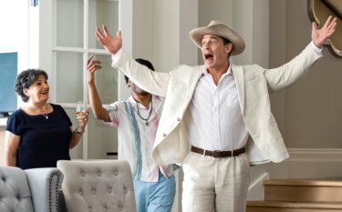 Slika od ‘Ricky Stanicky‘: Svi su ludi za Cenom, nakon Oscara bivši kečer nanovo pokazuje da je spreman na sve da nasmije publiku