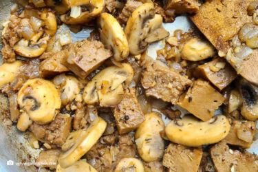 Slika od Sojini medaljoni u ukusnom umaku: Cjelovit obrok bez mesa neće vas razočarati