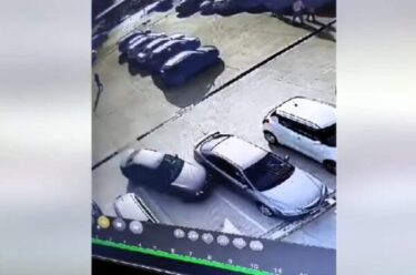 Slika od SVE JE SNIMLJENO Udarili u auto na parkingu, izašli, ‘procijenili’ štetu pa se bezbrižno uputili u shopping centar