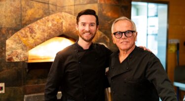 Slika od Tko je Wolfgang Puck, chef koji već 30 godina kuha na Oscarima?