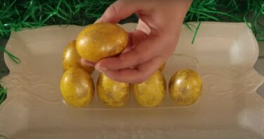 Slika od Uz ovaj prirodan sastojak napravite zlatna uskršnja jaja: Evo što vam je sve potrebno