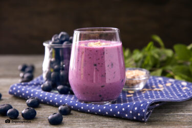 Slika od Započnite tjedan uz smoothie od borovnica i bademova mlijeka: Sve što vam treba u jednoj čaši