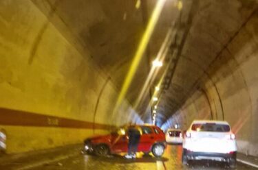 Slika od Zbog prometne nesreće u tunelu Škurinje I opet usporeno i otežano riječkom obilaznicom
