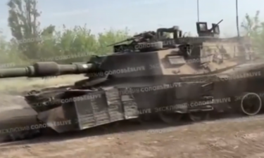 Slika od Američki tenk Abrams pao u ruke Rusa, pogledajte kako su ga odvukli