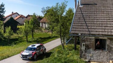 Slika od Belgijac na vrhu nakon četiri brzanca na WRC Croatia Rallyju