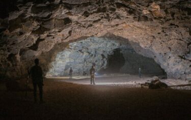 Slika od Dosad neviđeno arheološko otkriće: Drevni ljudi živjeli su u cijevima lave u arapskoj pustinji