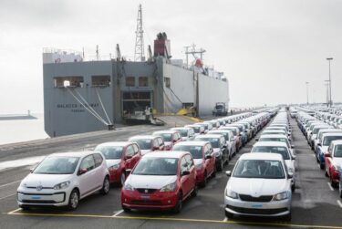 Slika od E-automobili gomilaju se u europskim lukama, sprema se veliki eksperiment: ‘Morat će se sami voziti‘