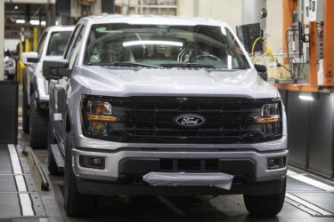 Slika od Ford se fokusira na hibride zbog sve manjeg interesa za električna vozila, sljedeći je na redu tek za dvije godine
