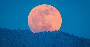 Slika od FOTO Pun Mjesec zasjao je na nebu iznad Splita, pogledajte čaroban prizor
