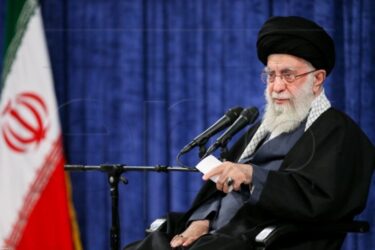 Slika od Hamenei: Izrael ‘mora biti kažnjen’ zbog napada na iranski konzulat u Siriji
