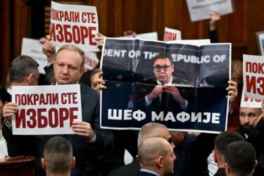 Slika od Hrvatska barem ima oporbu, dok Srbija nije te sreće; Vučiću su ‘opozicija‘ ideološki još radikalniji suparnici