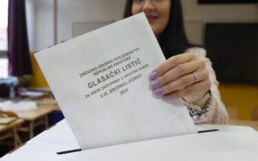 Slika od Hrvatska bira novi saziv Sabora. Otvoreno više od 6500 biračkih mjesta