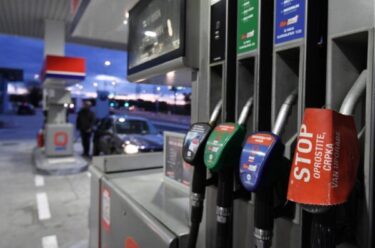 Slika od I u Sloveniji nove cijene goriva. Pogledajte razliku u usporedbi s Hrvatskom