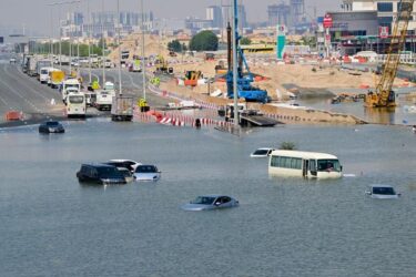 Slika od Internetom kruže razne teorije zavjere o poplavljenom Dubaiju, no stručnjaci vjeruju da je ovo dovelo do katastrofe