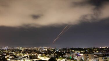 Slika od Izrael napao Iran: Eksplozije odjeknule nedaleko zračne luke