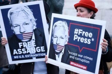 Slika od Julian Assange ima ‘kartu u rukavu’ za koju nitko nema ključ: Što se krije u trećoj bazi podataka?