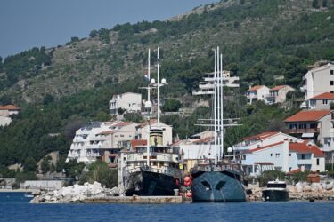 Slika od Kako ilegalno, izgrađeno na pomorskom dobru, postaje legalno? Hrvatski ‘Onazisi‘ nadomak Splita imaju ‘šemu‘