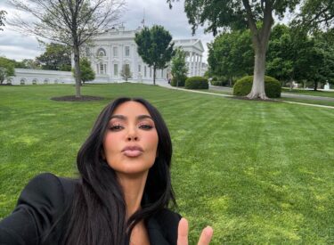Slika od Kim Kardashian sastala se s Kamalom Harris u Bijeloj kući: ‘Ovdje sam da pomognem’