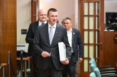 Slika od Koja ministarstva želi Domovinski pokret? U igri za ministre Radić, Hasanbegović…