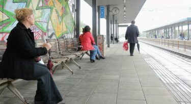 Slika od Ljudi u Bjelovaru od HŽ-a kupili kartu za vlak koji ne vozi, čekali ga na stanici