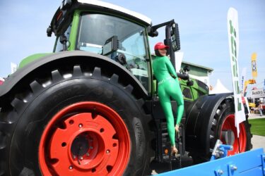 Slika od Na sajmu u Gudovcu izložen traktor od 350.000 eura. Evo kako izgleda
