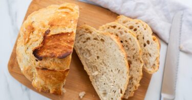 Slika od Ne mijesi se i košta manje od eura – ovaj kruh je pobjednik u svakom smislu