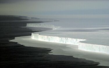 Slika od Neočekivano otkriće na Antarktiku: Ledena ploča veličine Francuske iznenadno “skače” i do dvaput dnevno