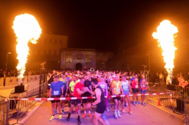 Slika od Noćna utrka kroz Zadar okupila preko tisuću trkača iz 27 zemalja Europe, evo tko su pobjednici…