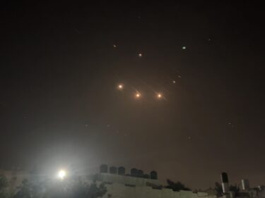 Slika od Nova uzbuna na Bliskom istoku: Pet raketa ispaljeno iz Iraka prema bazi američke vojske u Siriji