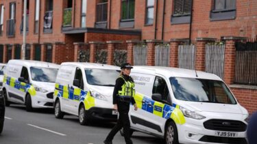 Slika od Novi detalji napada u Londonu: Muškarac mačem napao ljude, dječak (13) preminuo u bolnici