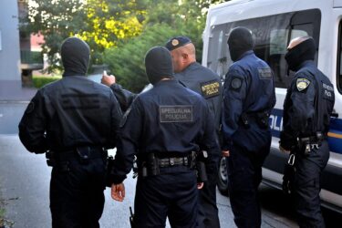 Slika od Novo ubojstvo u Zagrebu, sin pozvao policiju: ‘Netko mi je ubio mamu!‘; Susjedi: ‘Pa tko bi naudio tako plahoj ženi?!‘