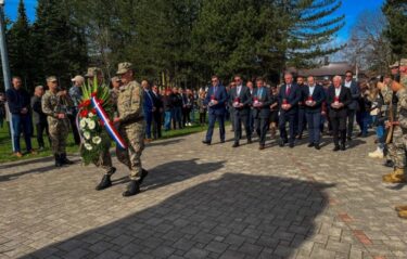Slika od Obilježena 32. godišnjica pogibije Vukovaraca i pripadnika HVO-a u padu Kupresa