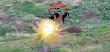 Slika od Od ‘tehnike‘ borbe ruskog vojnika s ukrajinskim dronom i jedan Rambo bi ostao paf: ovo je nešto dosad neviđeno