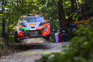 Slika od Ogier i Evans u otvorenoj borbi za pobjedu na WRC Croatia Rallyju