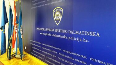 Slika od Oglasila se policija zbog nasilja nad djevojkom u Splitu: Hvala na prijavama. Uhitili smo krivce