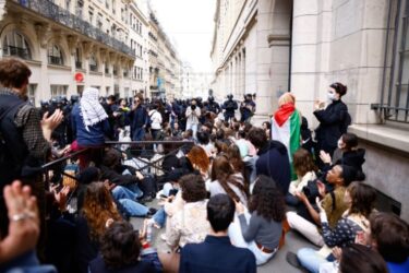 Slika od Pariška policija rastjerala prosvjed za Gazu pred Sorbonom